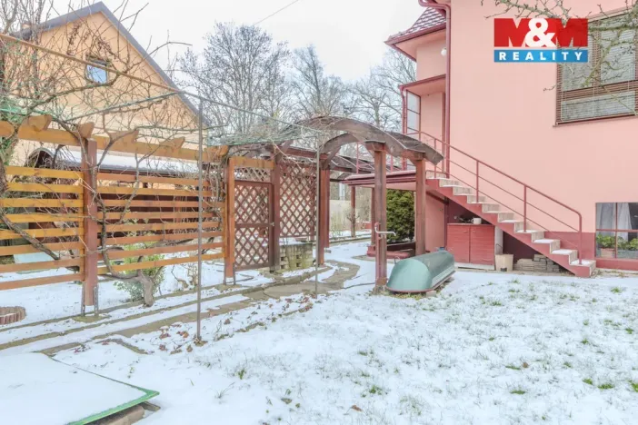 Prodej rodinného domu, Uherské Hradiště, U Stadionu, 300 m2