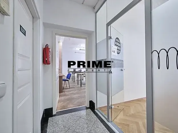 Pronájem kanceláře, Praha - Nové Město, Soukenická, 212 m2