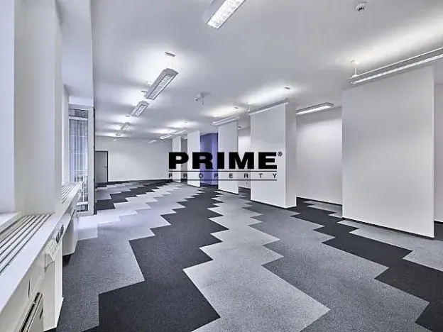 Pronájem kanceláře, Praha - Nové Město, Soukenická, 401 m2