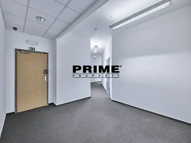 Pronájem kanceláře, Praha - Nové Město, Soukenická, 401 m2