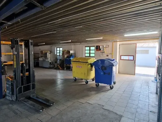 Pronájem výrobních prostor, Kupařovice, 1145 m2