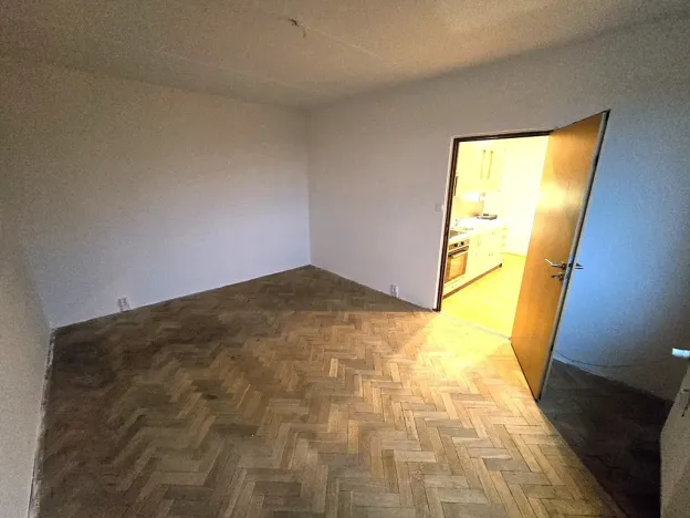 Prodej bytu 2+1, Karlovy Vary, Lomená, 52 m2