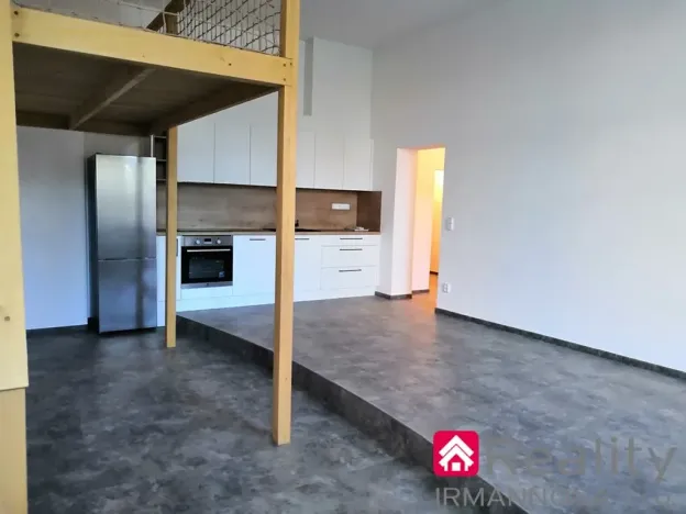 Prodej bytu 2+kk, Pohořelice, Znojemská, 74 m2