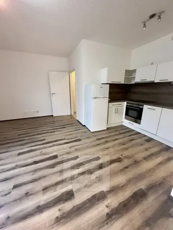 Pronájem bytu 2+kk, Kladno, Generála Selnera, 41 m2
