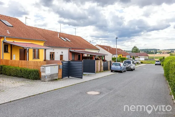 Prodej bytu 3+1, Unhošť, V Zahradách, 74 m2