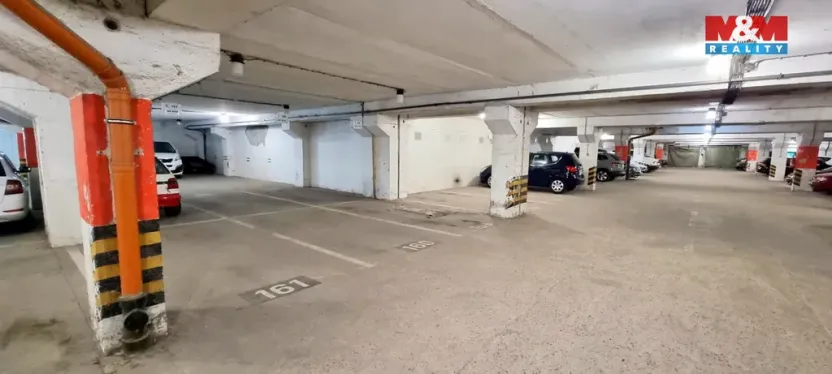 Pronájem garážového stání, Praha, Ve Lhotce, 12 m2