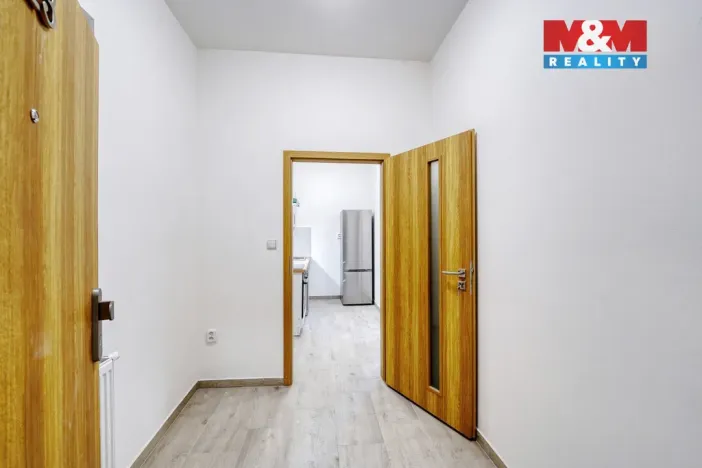 Pronájem bytu 1+1, Plzeň - Jižní Předměstí, Husova, 33 m2