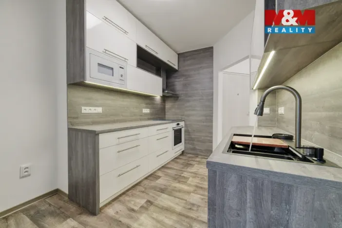 Prodej bytu 4+1, Cheb, Májová, 121 m2