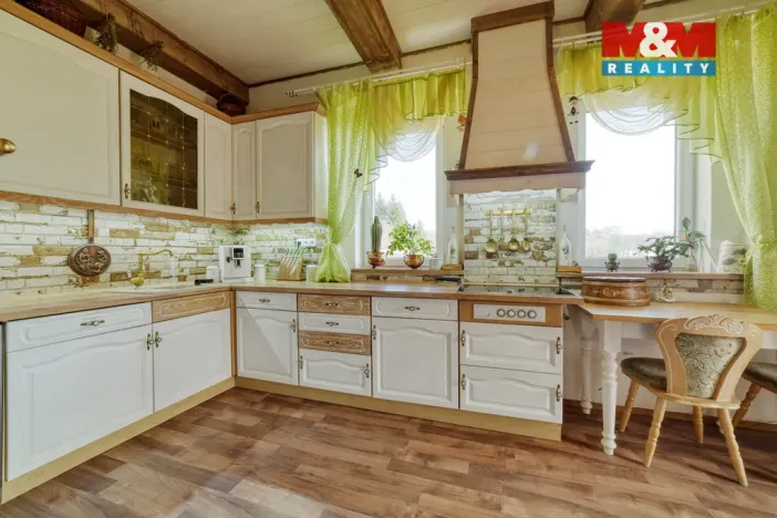 Prodej rodinného domu, Broumov, 183 m2