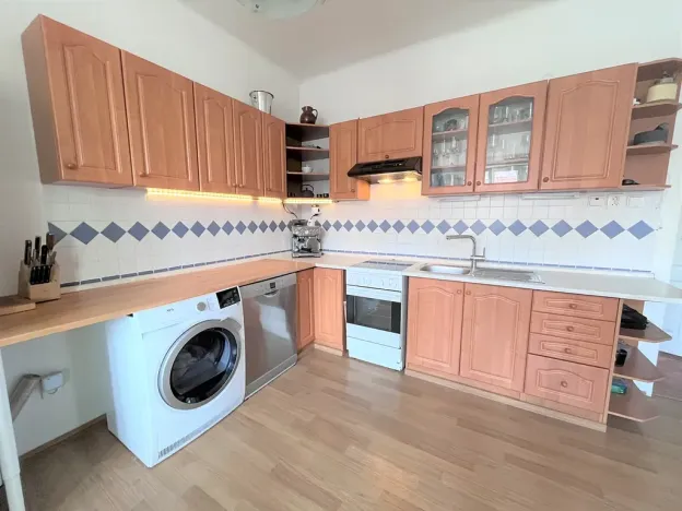 Pronájem bytu 2+1, Praha - Nusle, Lomnického, 81 m2