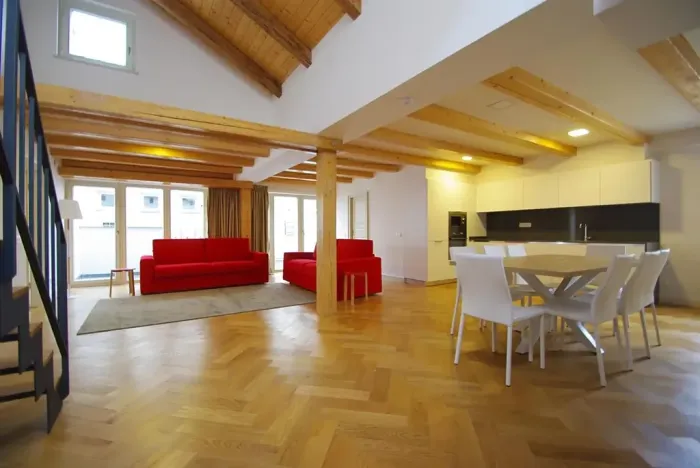 Pronájem atypického bytu, Praha - Nové Město, Bolzanova, 199 m2