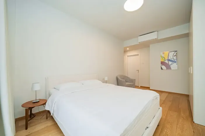 Pronájem bytu 2+kk, Praha - Smíchov, Holečkova, 74 m2