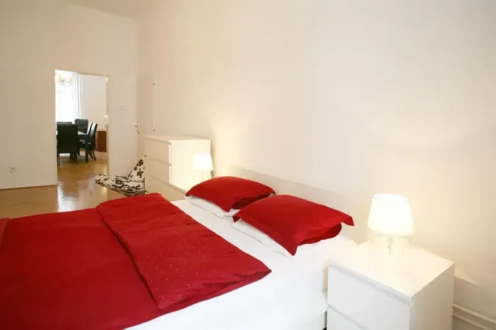 Pronájem bytu 4+1, Praha - Nové Město, Biskupská, 132 m2