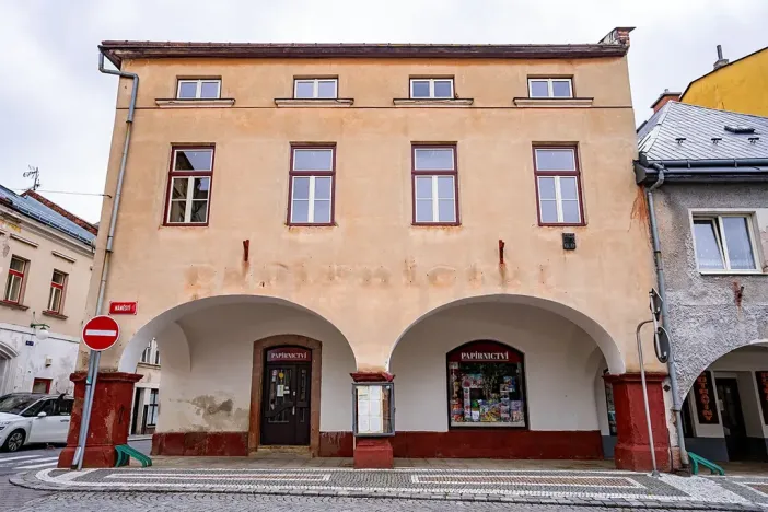 Prodej komerční nemovitosti, Hostinné, Poštovní, 438 m2