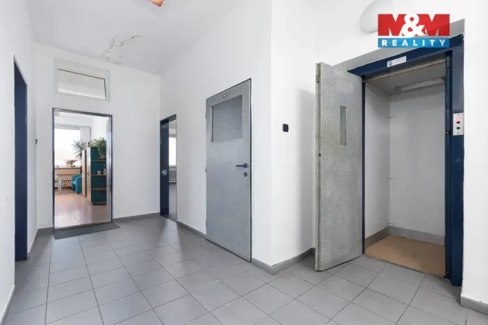 Prodej kanceláře, Bruntál, nám. Míru, 720 m2