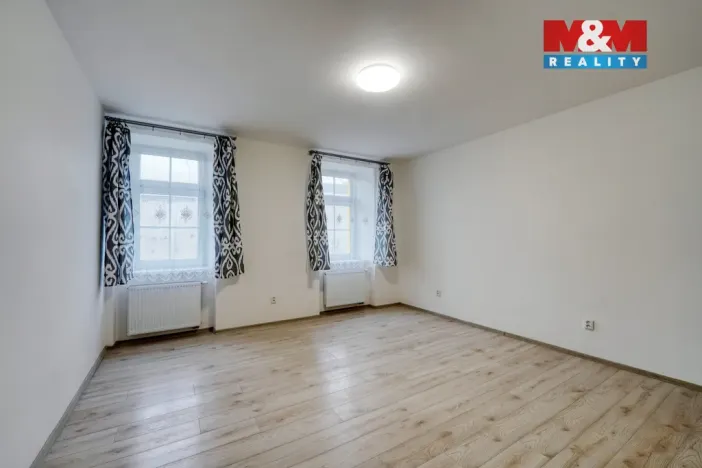 Pronájem bytu 1+1, Plzeň - Jižní Předměstí, Husova, 34 m2