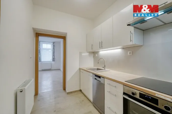 Pronájem bytu 1+1, Plzeň - Jižní Předměstí, Husova, 34 m2