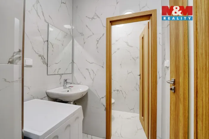 Pronájem bytu 1+1, Plzeň - Jižní Předměstí, Husova, 34 m2