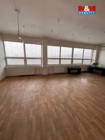 Pronájem kanceláře, Bruntál, Rýmařovská, 600 m2