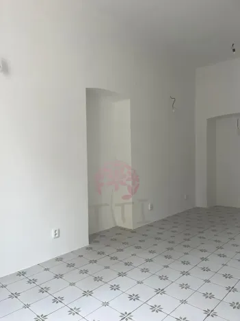 Pronájem obchodního prostoru, Kostelec nad Černými lesy, náměstí Smiřických, 70 m2