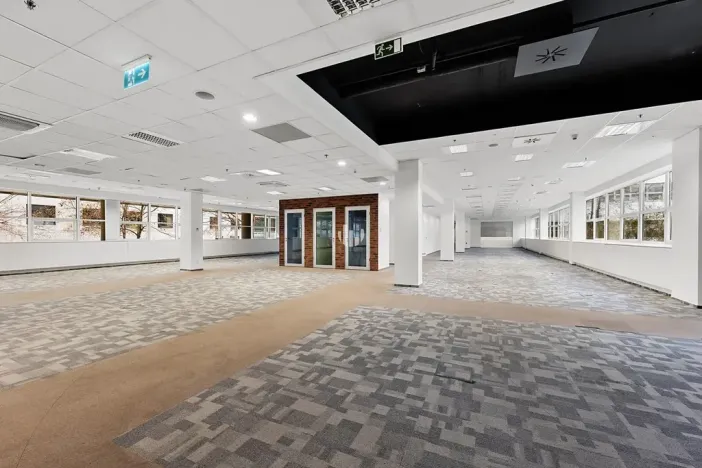 Pronájem kanceláře, Praha - Smíchov, Radlická, 1600 m2