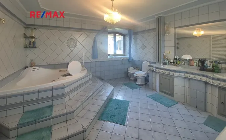 Prodej rodinného domu, Janůvky, 457 m2