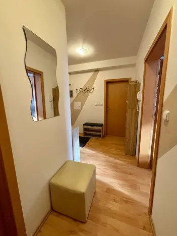 Pronájem bytu 2+kk, Praha - Libeň, Na stráži, 46 m2
