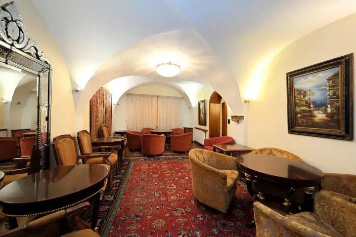 Pronájem obchodního prostoru, Praha - Malá Strana, Maltézské náměstí, 71 m2