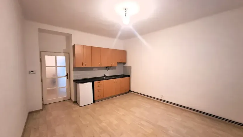 Pronájem bytu 1+kk, Praha - Braník, Pod vinohradem, 27 m2