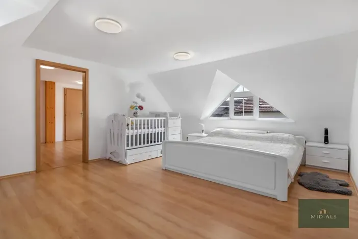 Prodej rodinného domu, Nevřeň, 200 m2