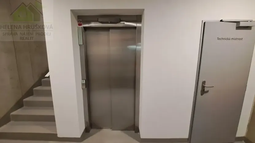 Pronájem garážového stání, Ostrava, Pivovarská, 12 m2