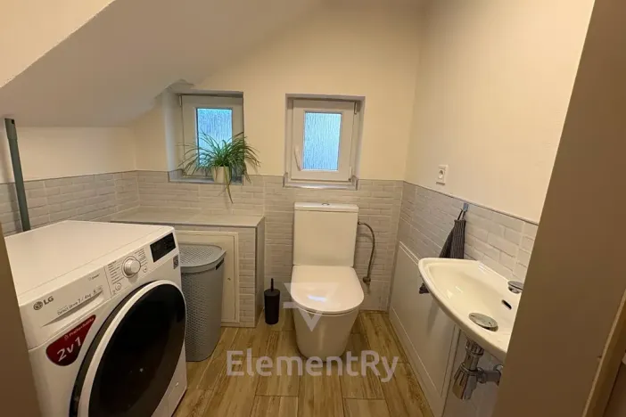 Pronájem rodinného domu, Hradec Králové, Mikoláše Alše, 102 m2