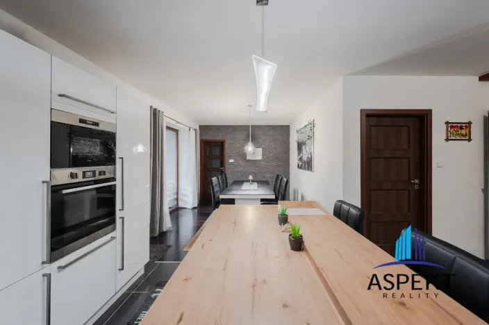 Prodej rodinného domu, Neumětely, V Chaloupkách, 220 m2