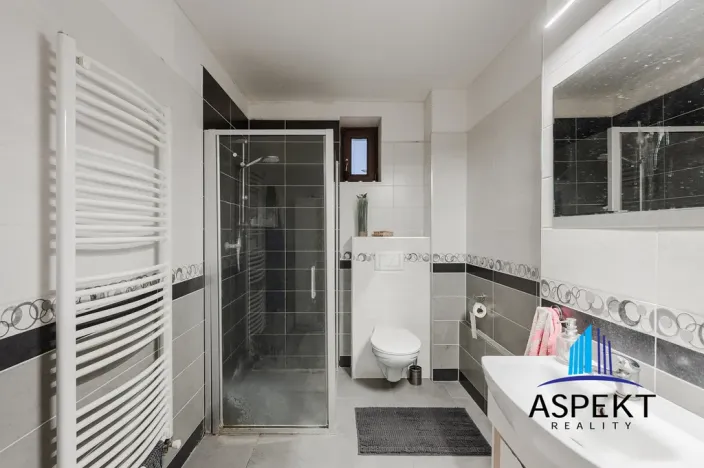 Prodej rodinného domu, Neumětely, V Chaloupkách, 220 m2