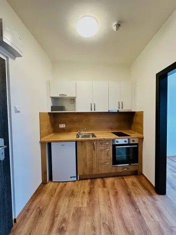 Pronájem bytu 2+kk, Praha - Suchdol, Suchdolské náměstí, 30 m2