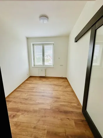Pronájem bytu 2+kk, Praha - Suchdol, Suchdolské náměstí, 30 m2