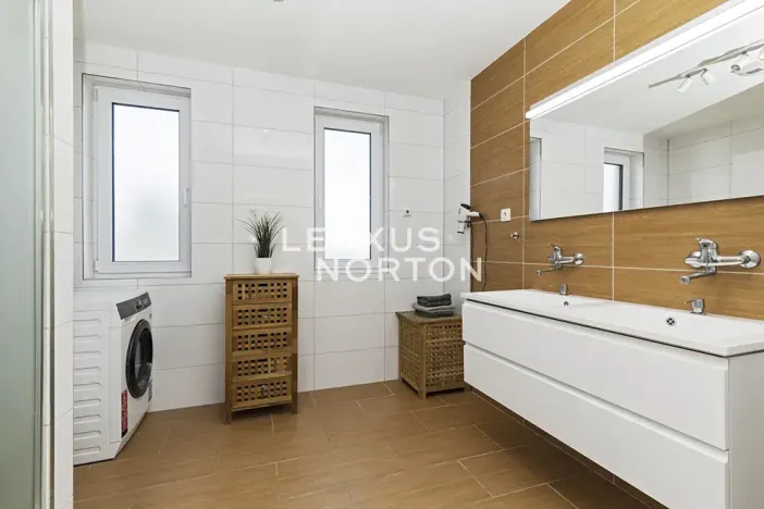 Prodej rodinného domu, Řitka, Ke Stráni, 151 m2