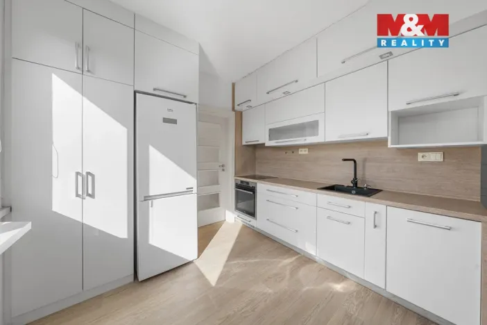 Prodej bytu 3+1, Děčín - Děčín IX-Bynov, Sokolská, 67 m2