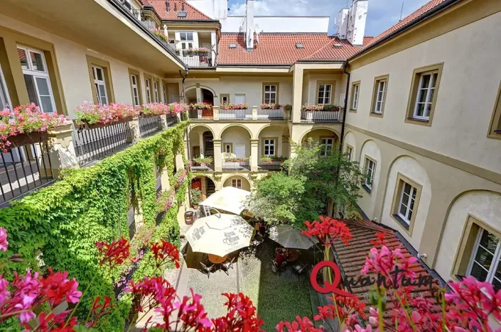 Pronájem kanceláře, Praha - Hradčany, Loretánské náměstí, 26 m2