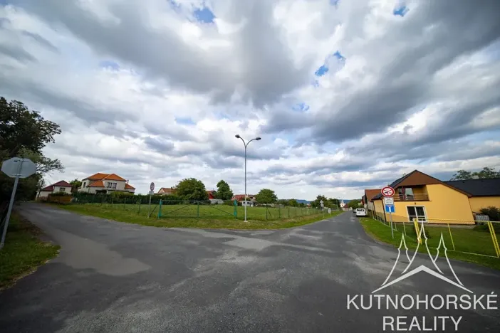 Prodej pozemku pro bydlení, Okřesaneč, 866 m2
