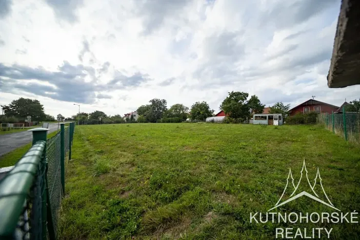 Prodej pozemku pro bydlení, Okřesaneč, 866 m2