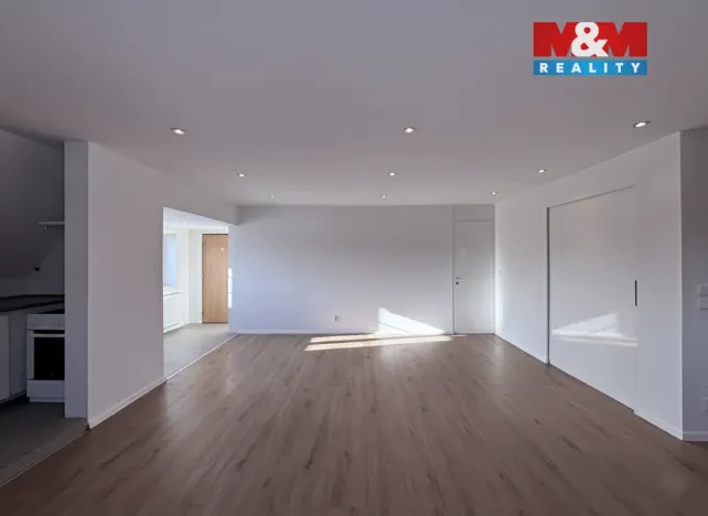 Pronájem bytu 1+kk, Zákupy, Nádražní, 65 m2