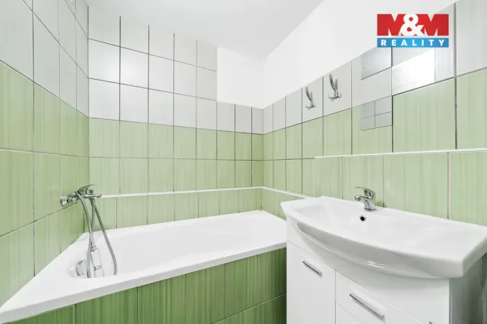 Prodej bytu 3+1, Klášterec nad Ohří - Miřetice u Klášterce nad Ohří, Luční, 71 m2