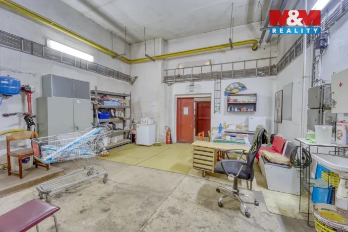 Pronájem skladu, Plzeň - Jižní Předměstí, Husova, 371 m2