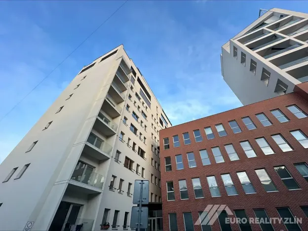 Pronájem bytu 1+kk, Zlín, Lorencova, 30 m2