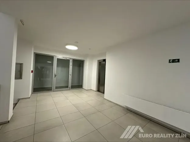 Pronájem bytu 1+kk, Zlín, Lorencova, 30 m2