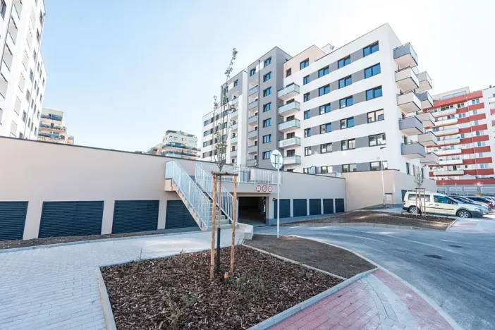 Pronájem bytu 1+kk, Praha - Hlubočepy, Fabiánové, 34 m2