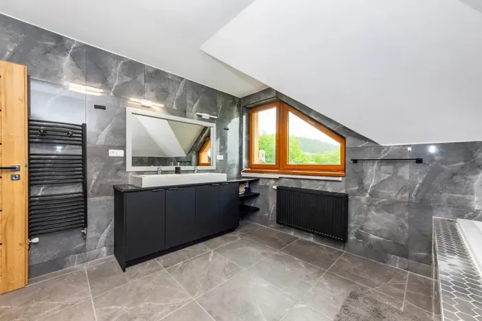 Prodej rodinného domu, Buš, 375 m2