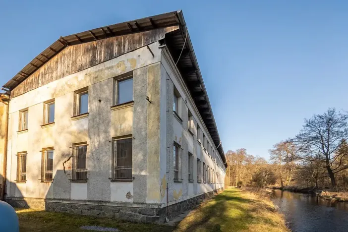 Prodej výrobních prostor, Kolinec, 2640 m2