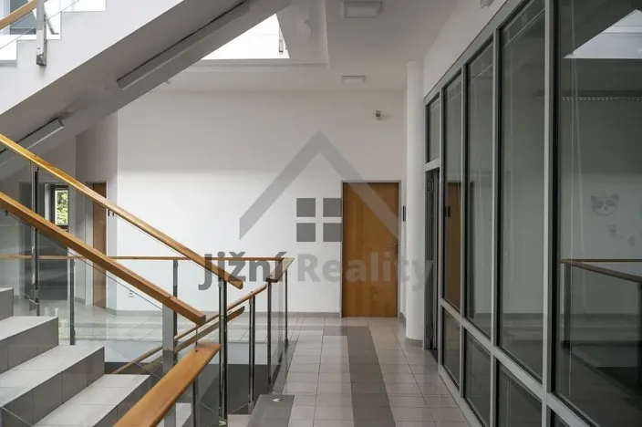 Pronájem obchodního prostoru, Praha - Břevnov, Bělohorská, 1054 m2